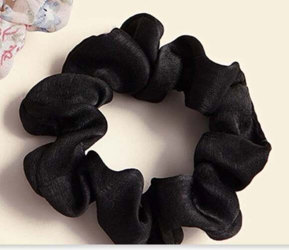 Floral Scrunchie Set of 3 - Picture 5 of 5